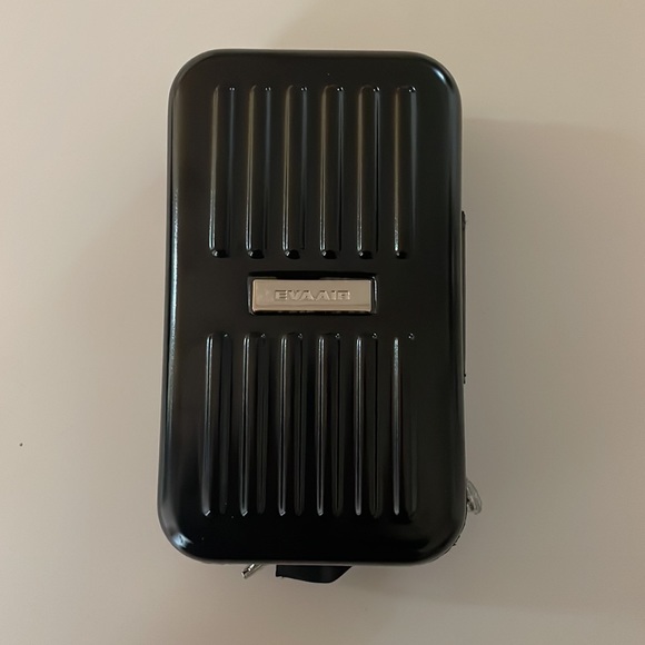 Salvatore Ferragamo travel kit - Picture 3 of 6